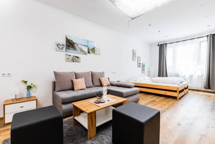 Budget Rooms West With Shared Kitchen Vienna Exterior photo