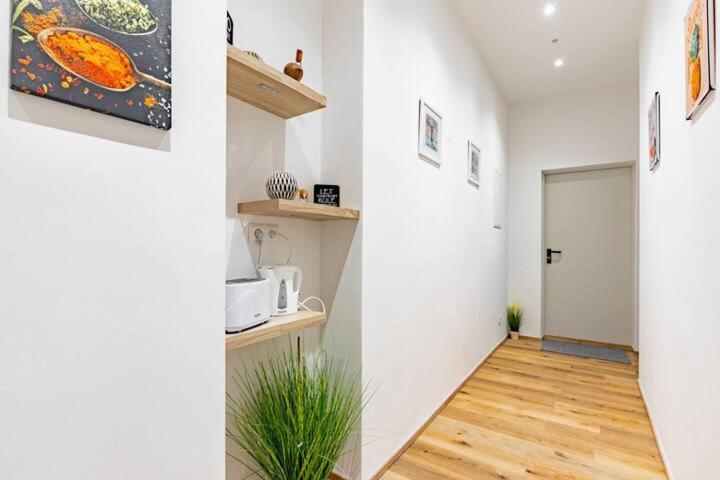 Budget Rooms West With Shared Kitchen Vienna Exterior photo