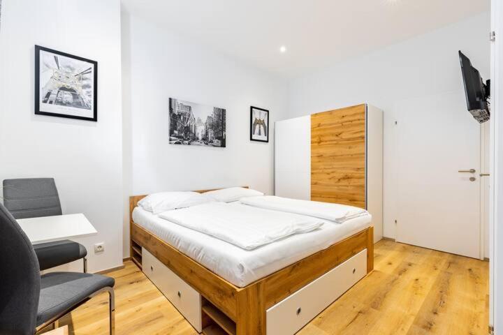 Budget Rooms West With Shared Kitchen Vienna Exterior photo