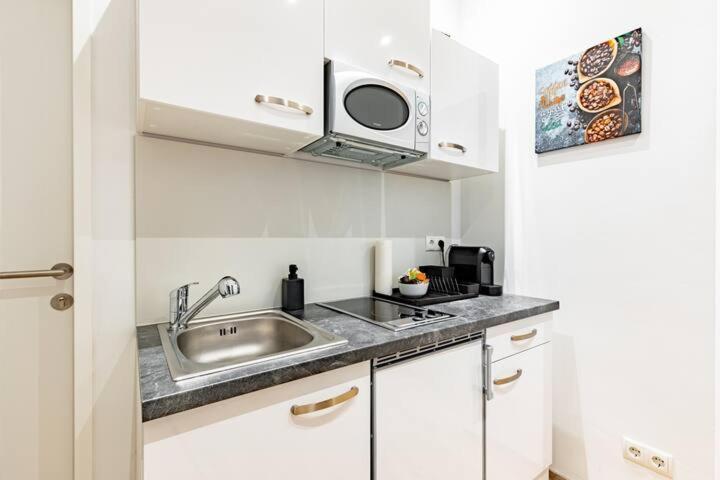 Budget Rooms West With Shared Kitchen Vienna Exterior photo