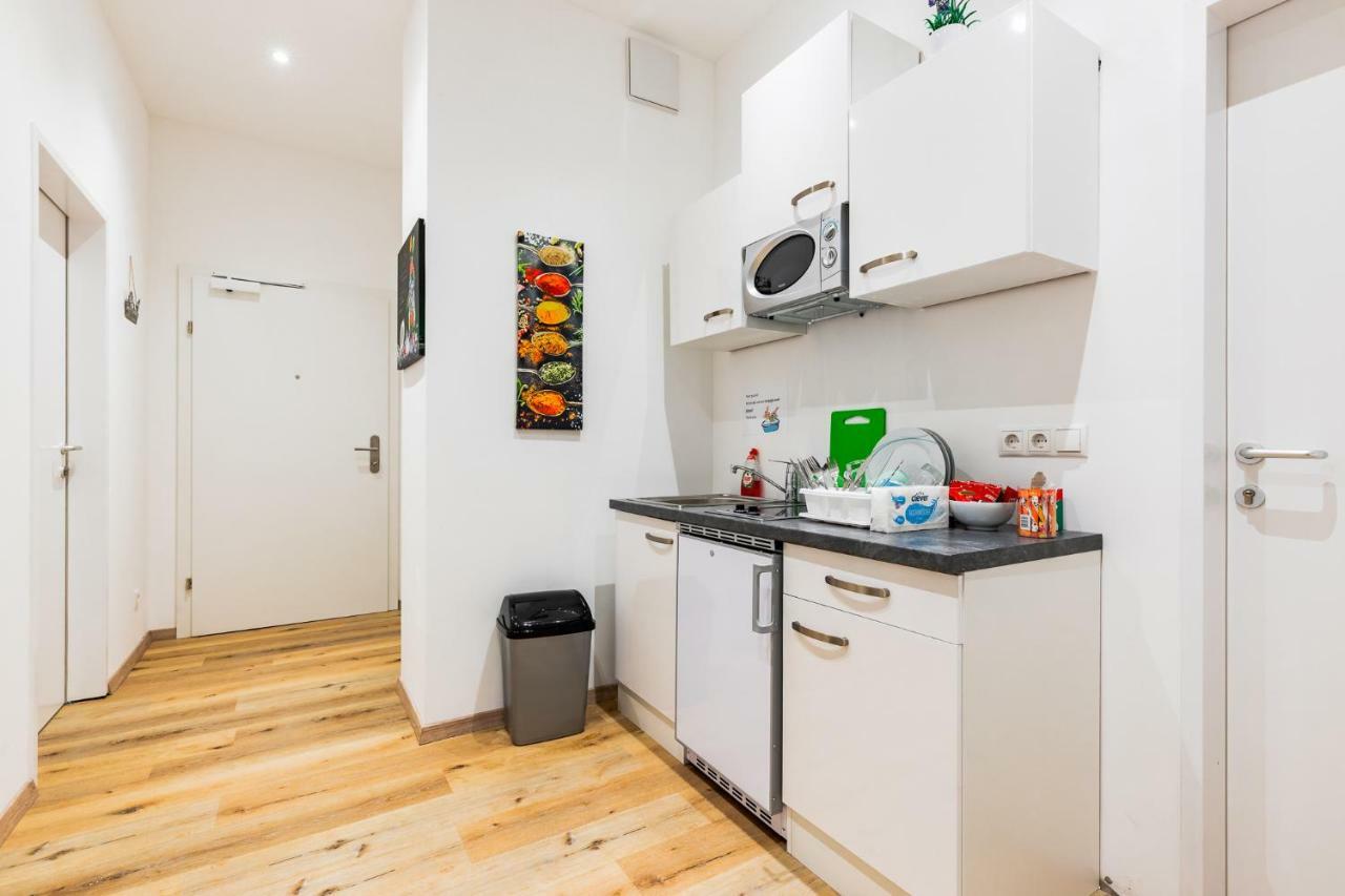 Budget Rooms West With Shared Kitchen Vienna Exterior photo