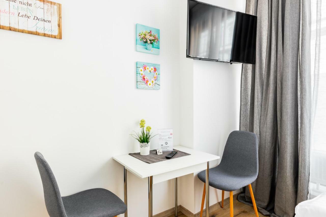 Budget Rooms West With Shared Kitchen Vienna Exterior photo