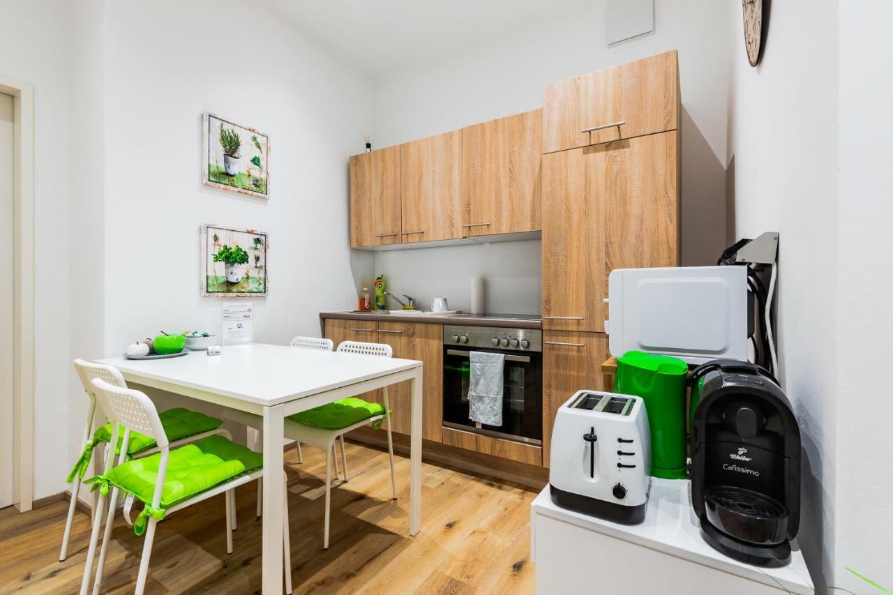 Budget Rooms West With Shared Kitchen Vienna Exterior photo