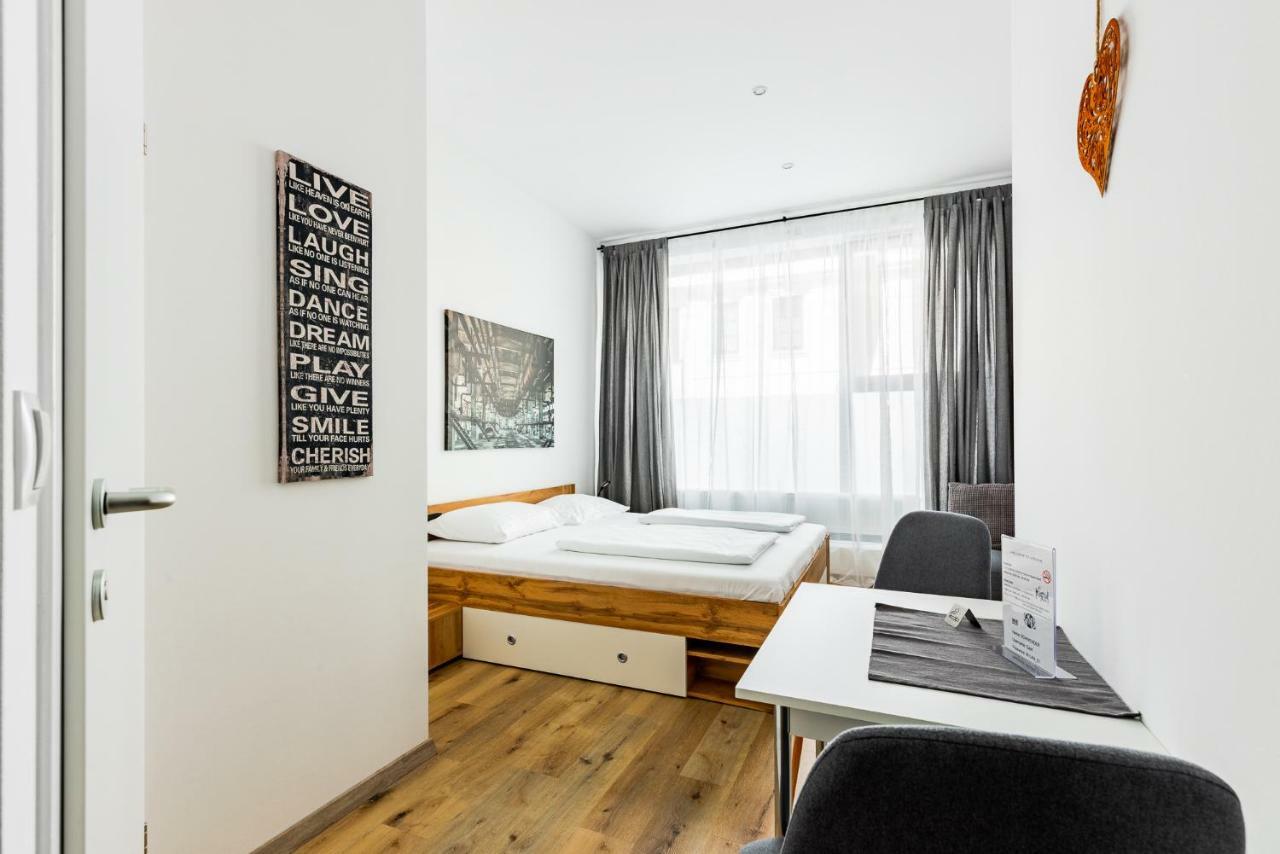 Budget Rooms West With Shared Kitchen Vienna Exterior photo